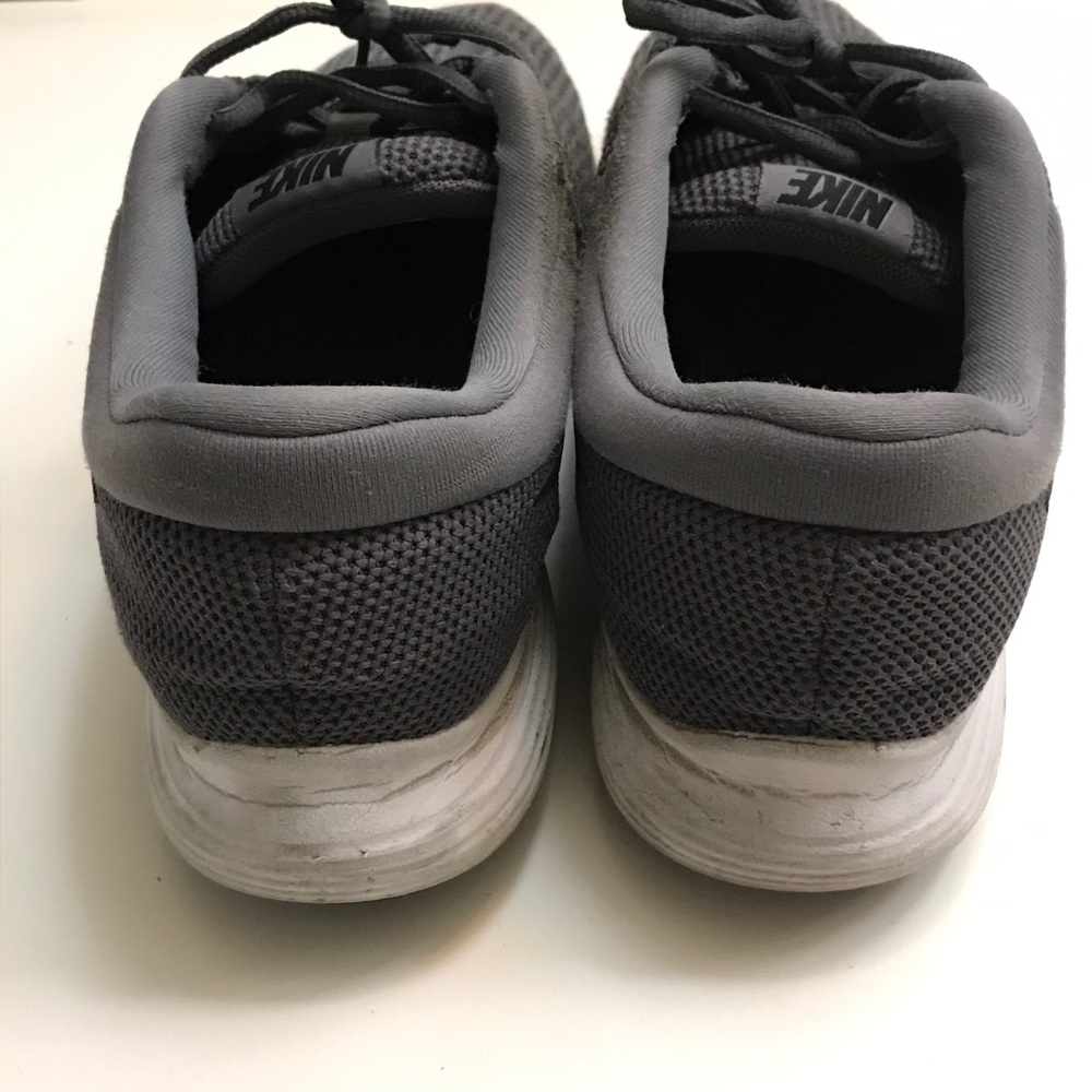 Nike Revolution 4 (908988-010) Athletic Shoe - Picture 9 of 9